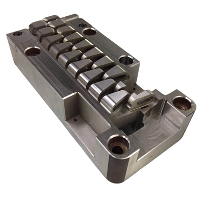 S136 Części do tokarek CNC Szlachetny metal EDM Wiercenie rdzenia formy wnęki
